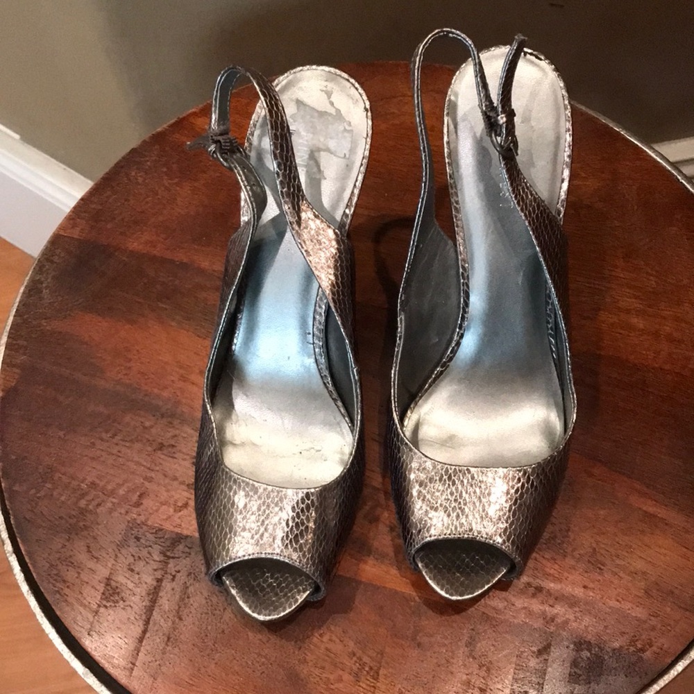 Metalíc high hills shoes…👡